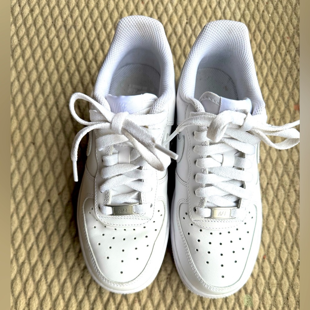 Women’s Nike Airforce Ones size 5.5